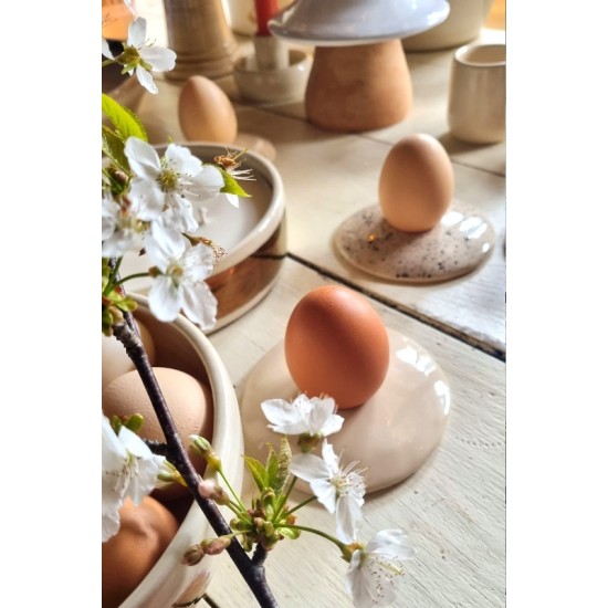 Suport alb din ceramică pentru ou, 10 cm