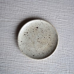 Farfurie rotundă mică – Crem Speks, diametru 14 cm