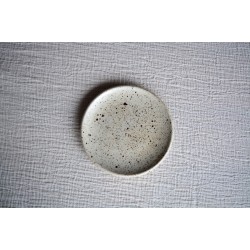 Farfurie rotundă mică – Crem Speks, diametru 14 cm
