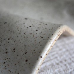 Platou asimetric – Crem Specks, 39 x 19 cm
