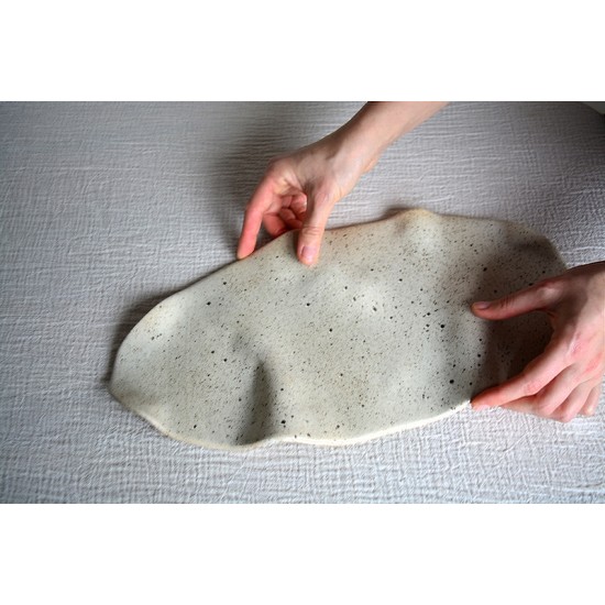 Platou asimetric – Crem Specks, 39 x 19 cm